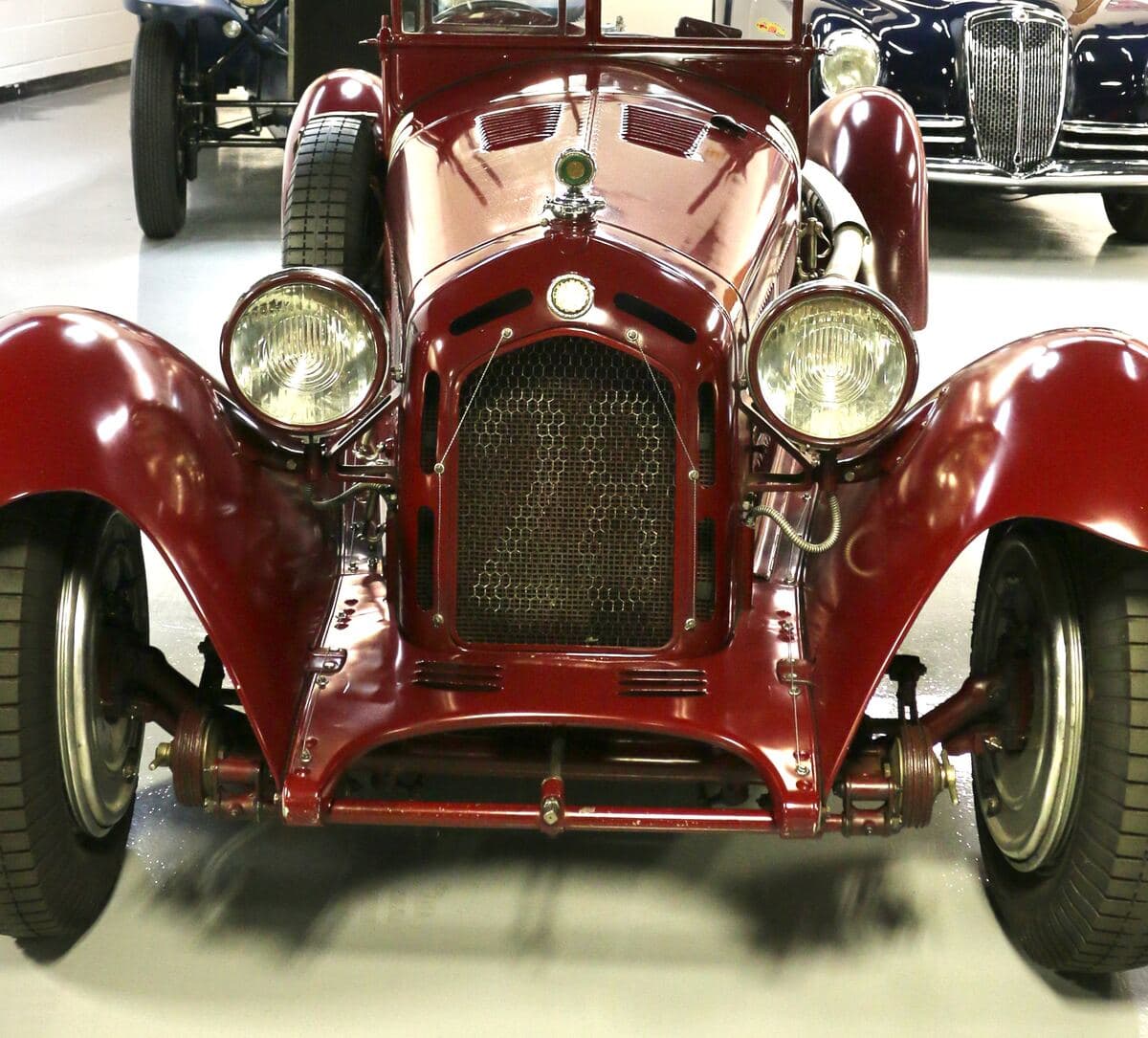 Pre-war Alfa Romeo 8C, head on
